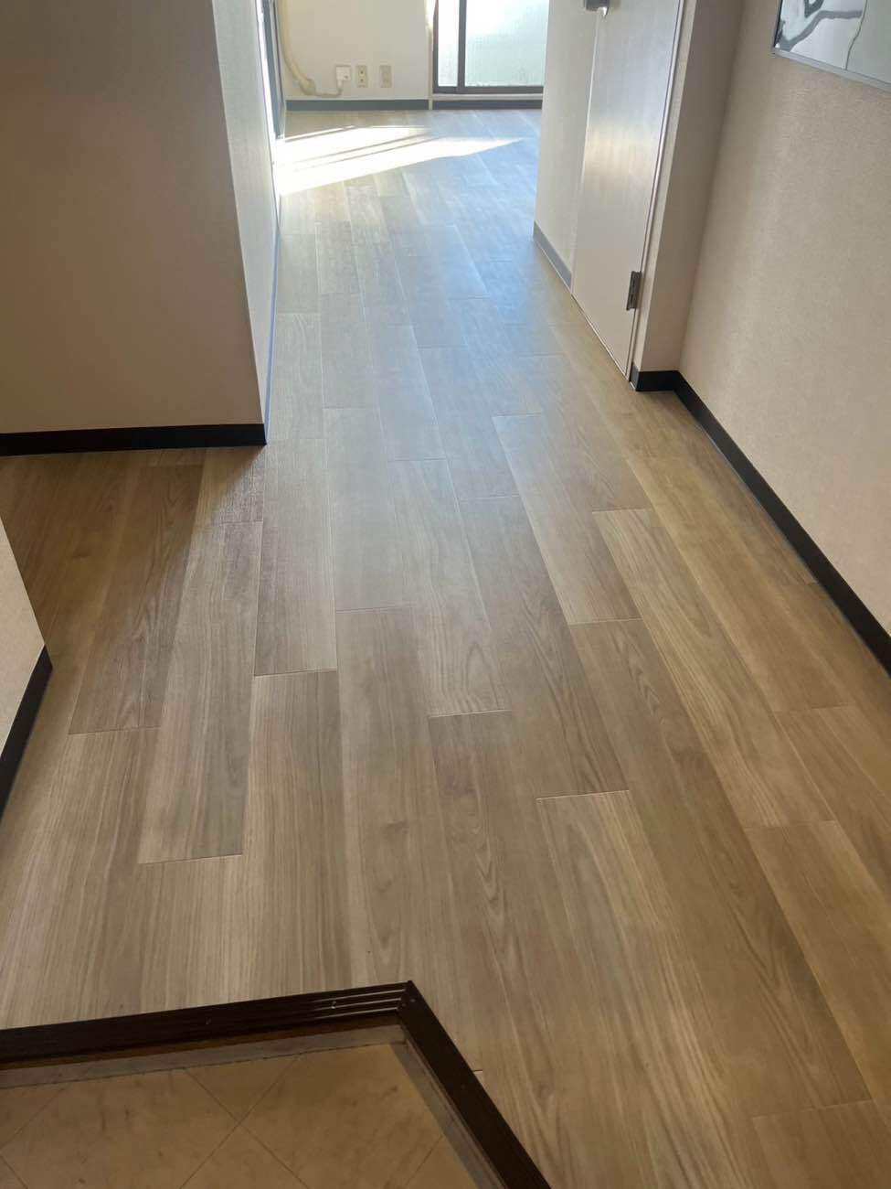 東京都新宿区にてマンション置床工事を行いました。乾式二重床