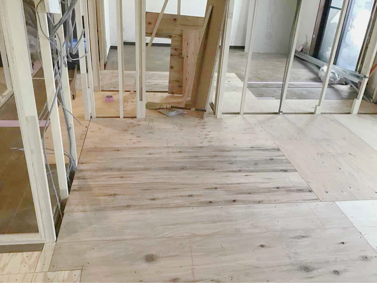 東京都江東区にてマンションの置床工事を行いました。乾式二重床