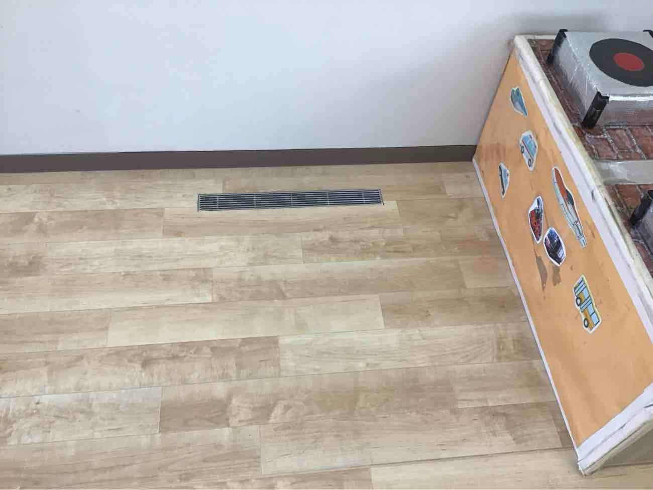 東京都武蔵野市にて保育園の床暖房新設工事を行いました。床換気口