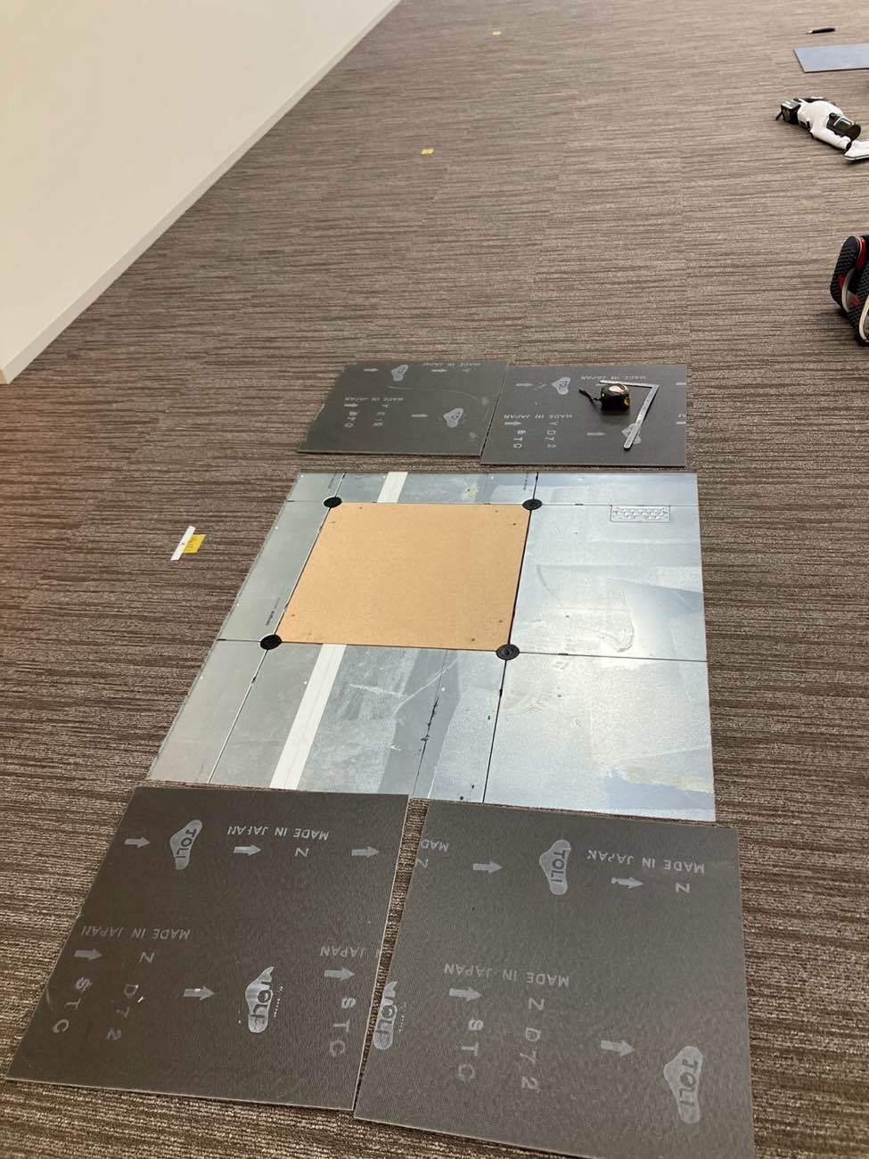 東京都港区にて店舗のOAフロア工事を行いました。木製MDF OA