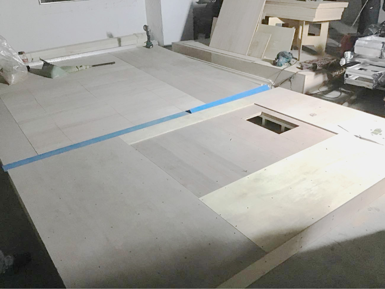 東京都北区にてシミュレーションゴルフ店舗の置床工事を行いました。　ハイブリッド工法