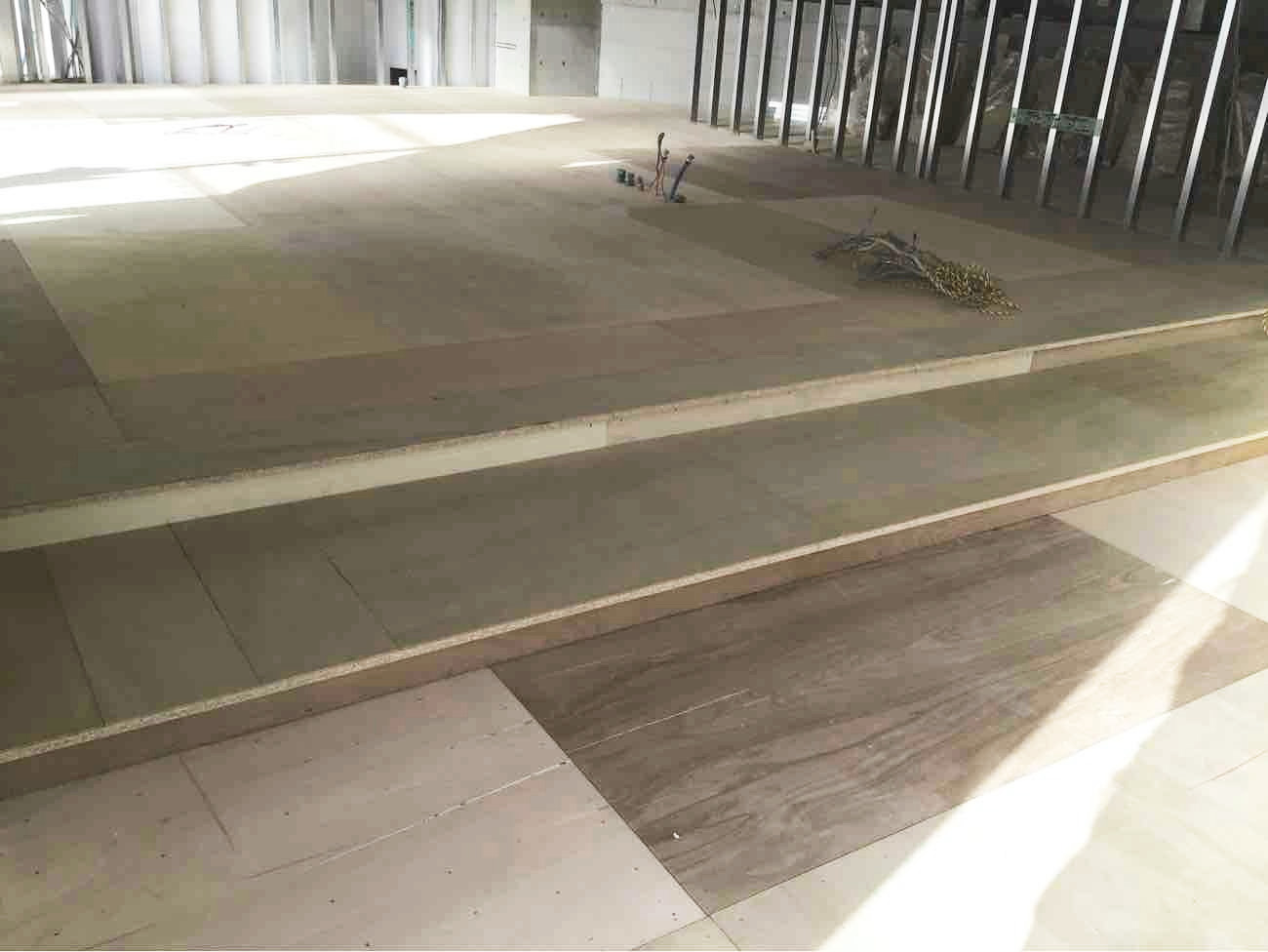 東京都港区にてオフィスの置床工事を行いました。乾式二重床