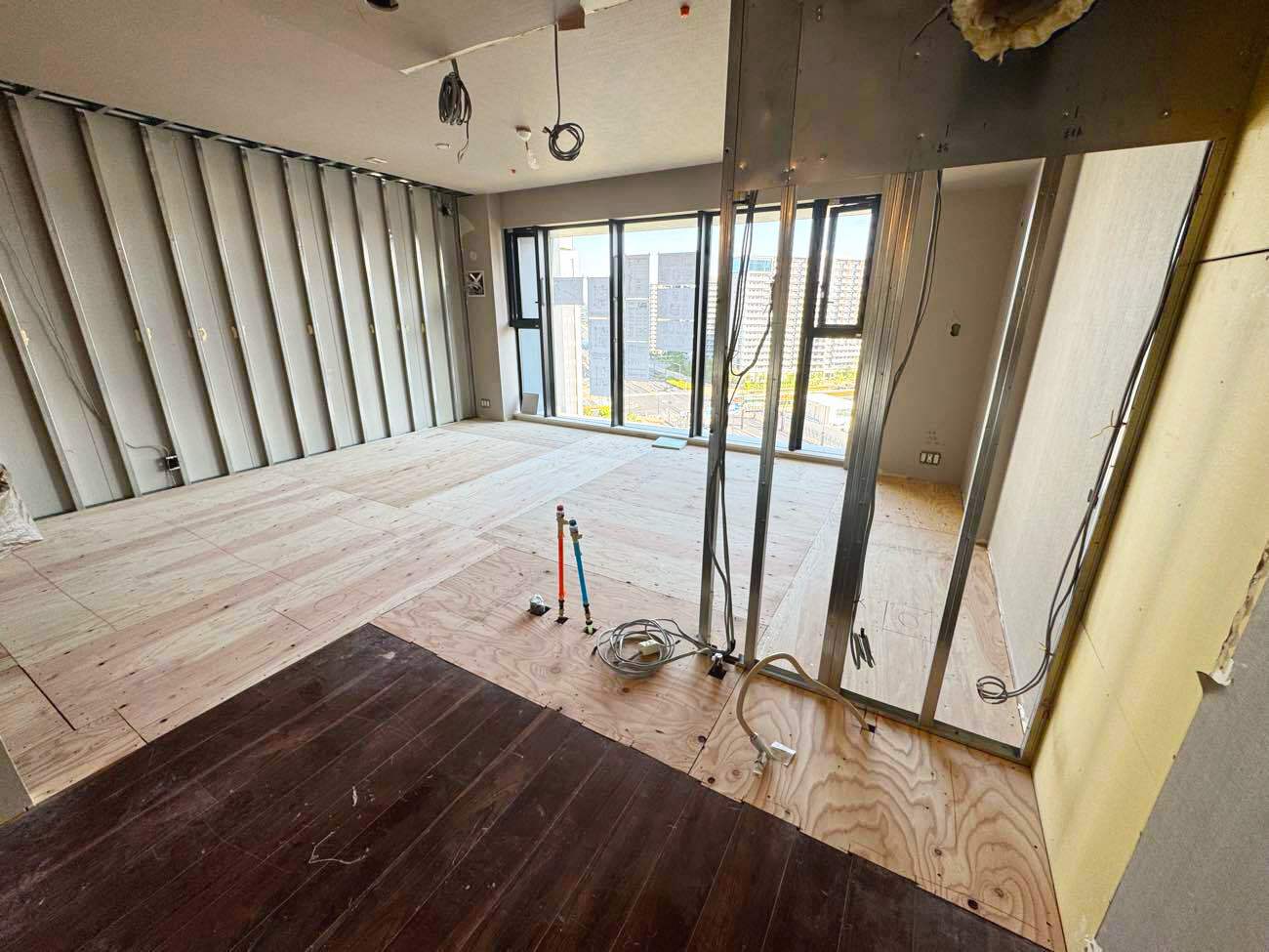 東京都中央区にてマンションの1日置床工事を行いました。フリーフロアCP