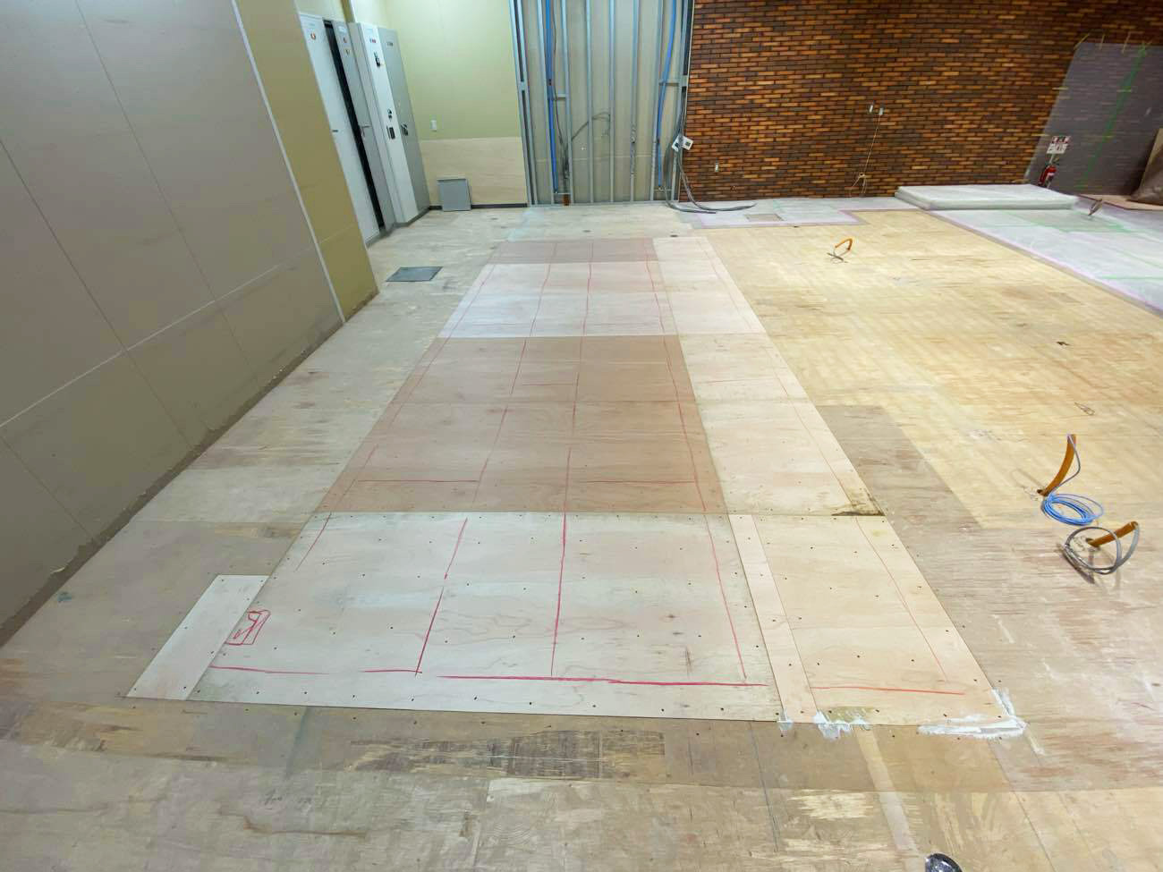 東京都大田区にて店舗の置床工事を行いました。乾式二重床