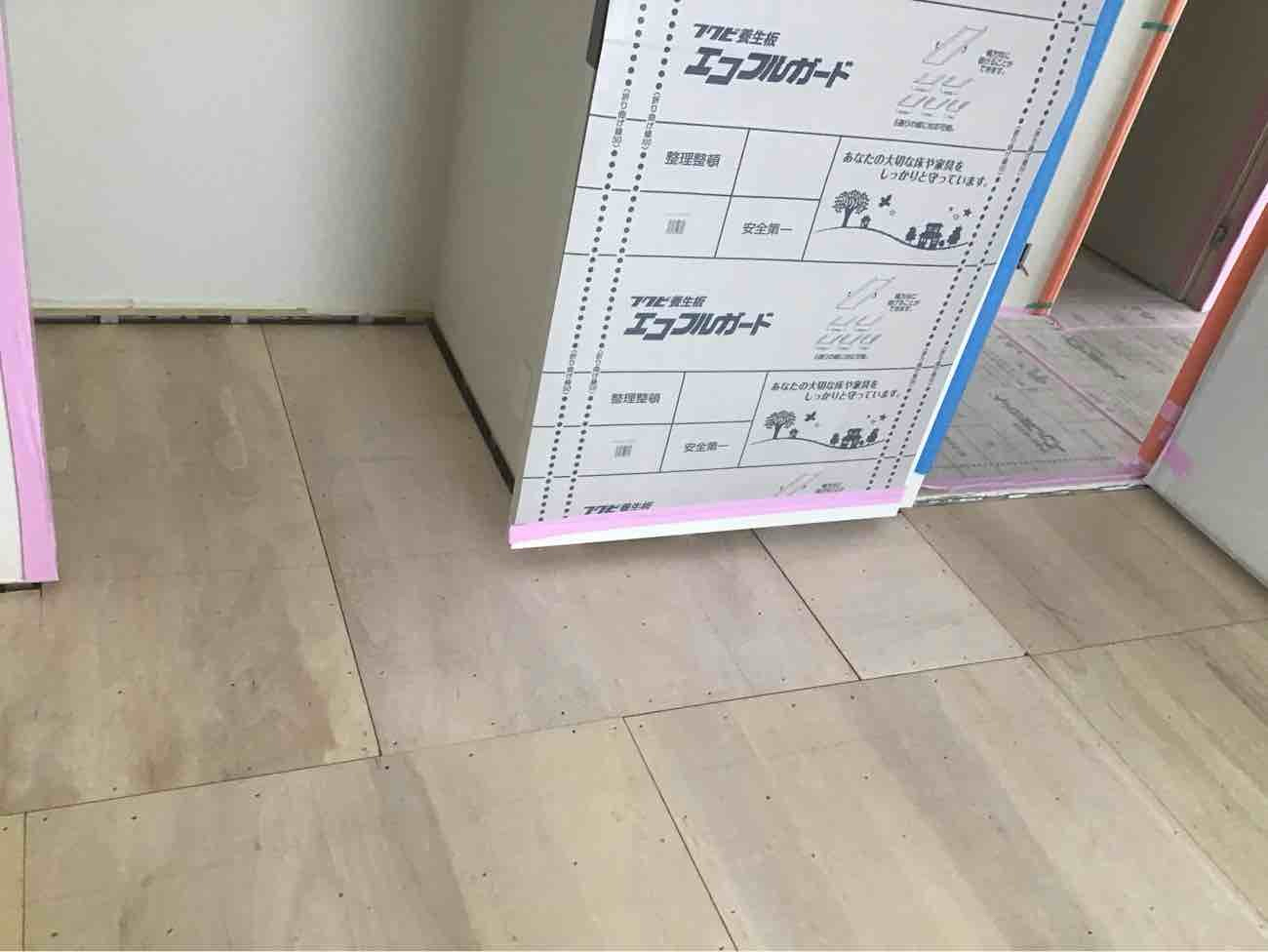 東京都港区にてマンション置床工事を行いました。乾式二重床