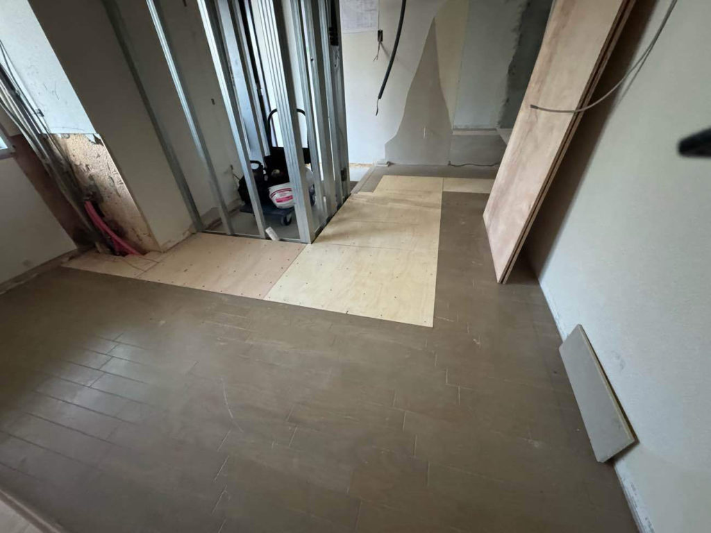 東京都北区にてマンションの置床工事を行いました。パーチクルボード