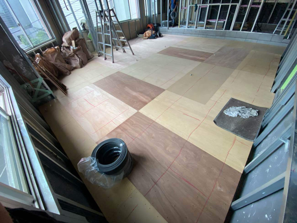 東京都台東区にて飲食店の置床工事を行いました。乾式二重床