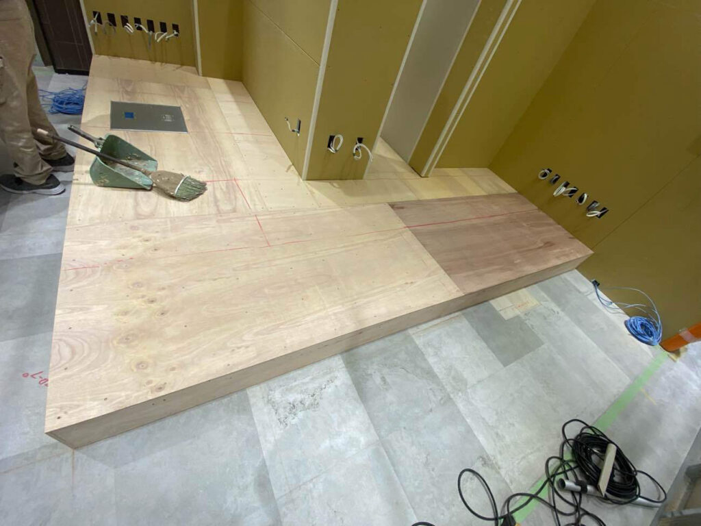 東京都武蔵野市にて夜間の置床工事を行いました。乾式二重床