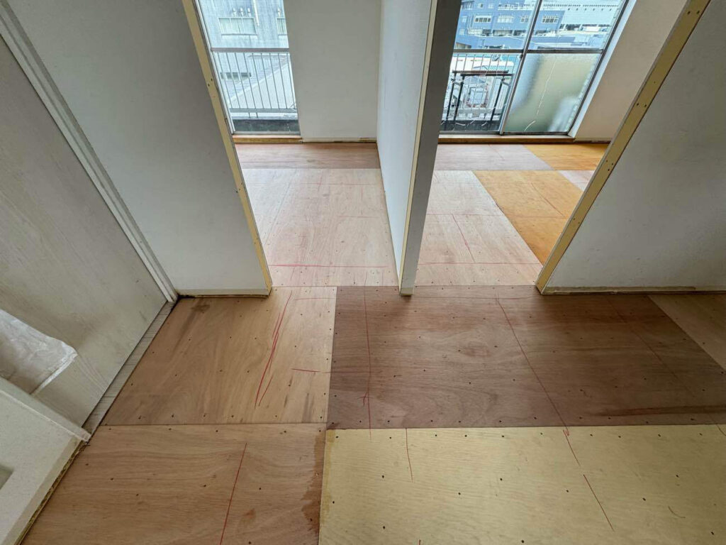 東京都江東区にてアパート改修に伴う置床工事を行いました。乾式二重床