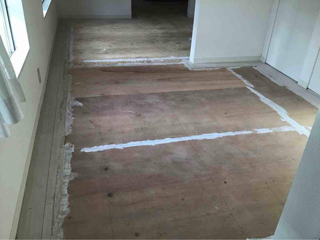 東京都江戸川区にてアパートの置床工事を行いました。乾式二重床