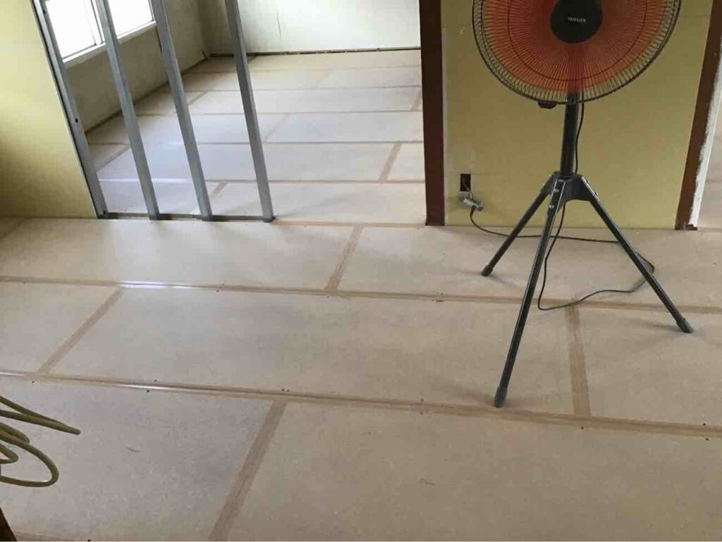 東京都板橋区にてマンションの置床工事を行いました。乾式二重床