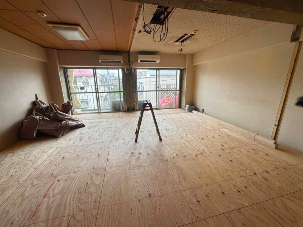 東京都大田区にてマンションの置床工事を行いました。乾式二重床