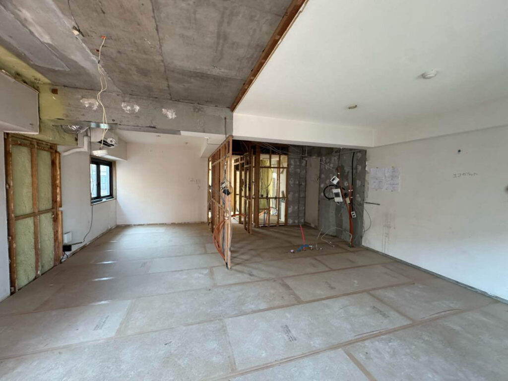 神奈川県相模原市南区にてマンション1日置床工事を行いました。乾式二重床