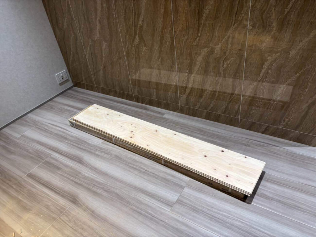 東京都中央区にてマンションのフローリング工事を行いました。