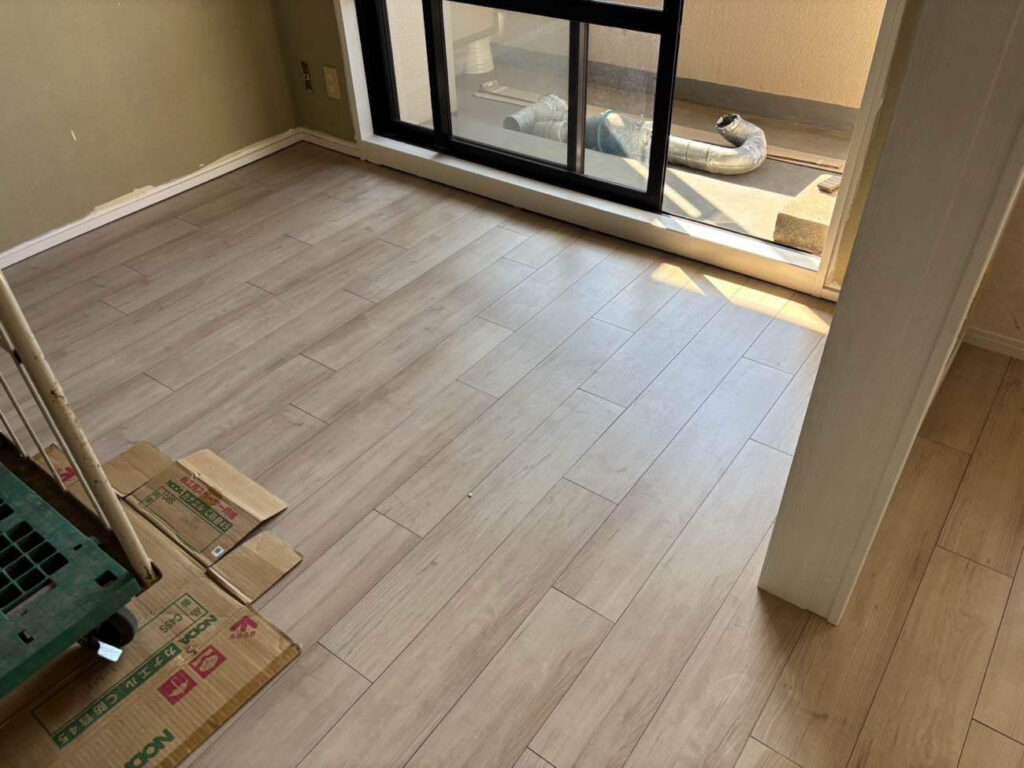 埼玉県さいたま市大宮区にてマンションのフローリング工事を行いました。直貼りフローリング