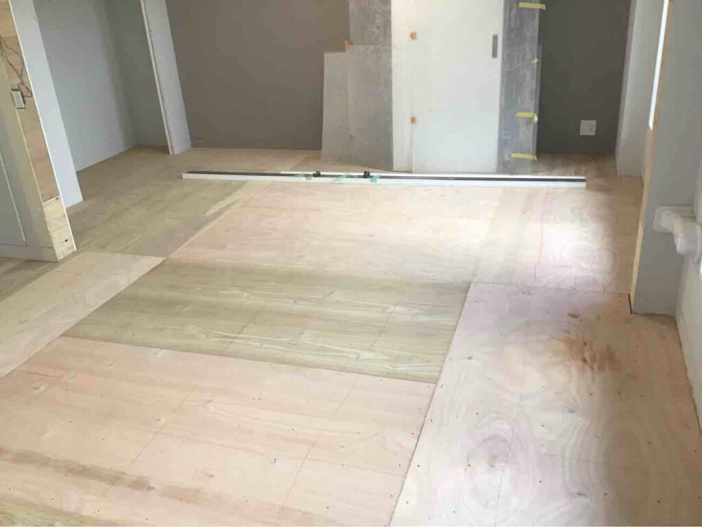 東京都大田区のマンションで置床工事を行いました。乾式二重床