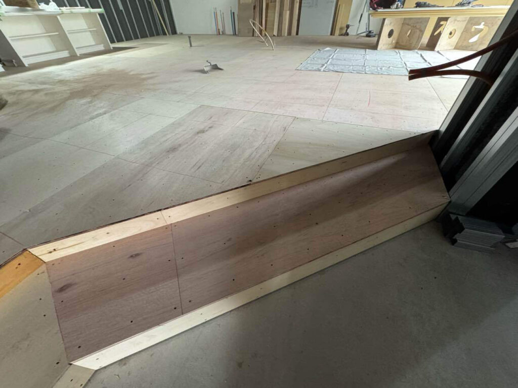 東京都港区にて店舗の置床工事を行いました。乾式二重床