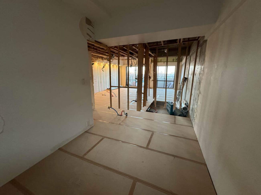 神奈川県川崎市中原区にてマンション1日置床工事を行いました。乾式二重床