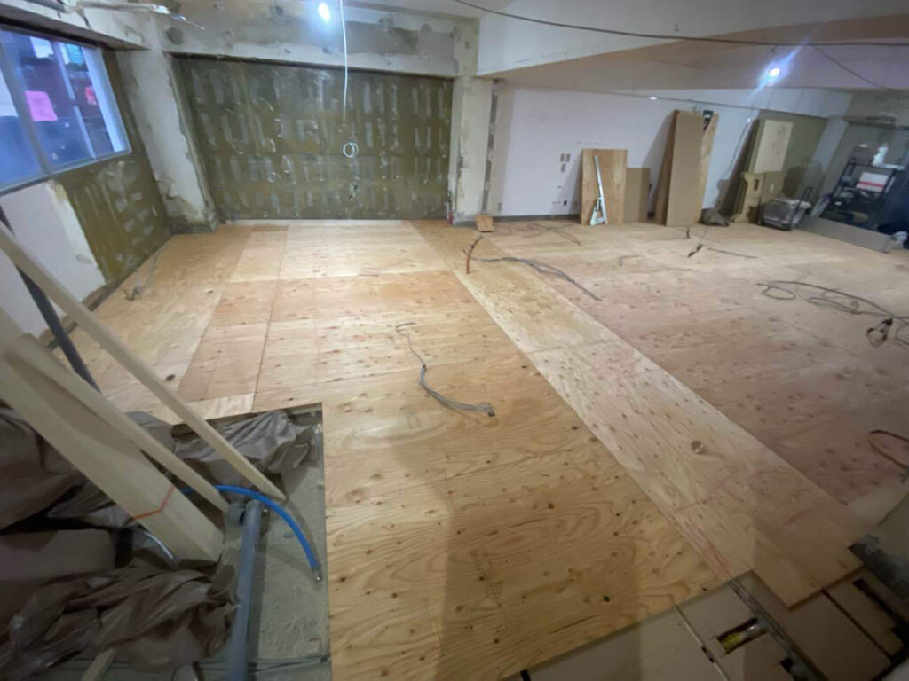 東京都港区にてマンション置床工事を行いました。乾式二重床