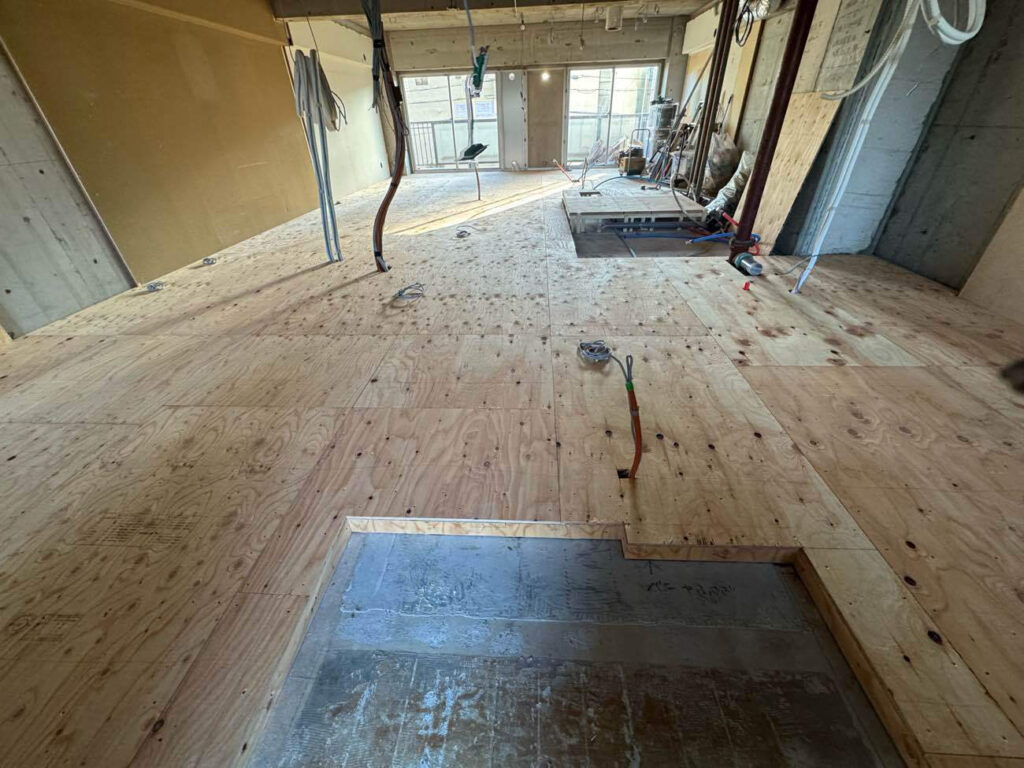 東京都目黒区にてマンション1日置床工事を行いました。乾式二重床