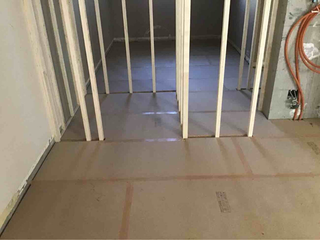 神奈川県大和市にてマンション1日置床工事を行いました。乾式二重床