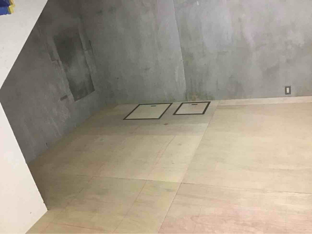 東京都中央区にてオフィス地下工事に伴う置床工事を行いました。乾式二重床