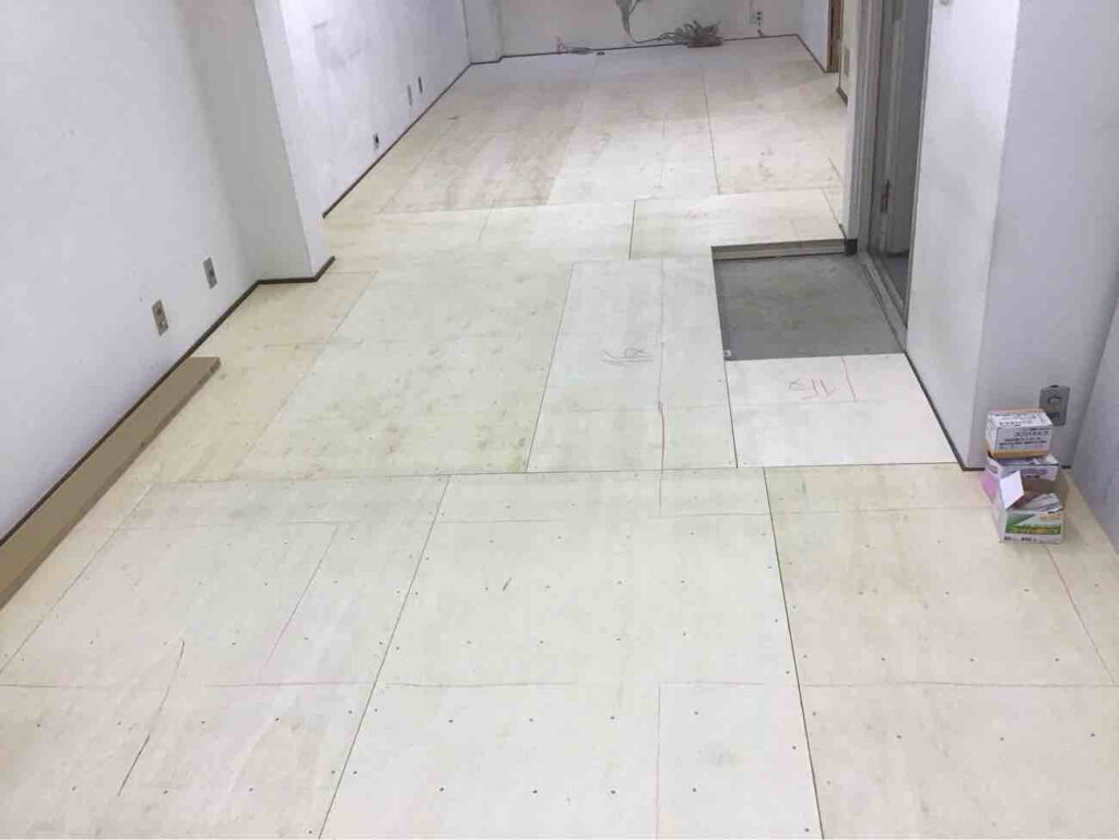 東京都中央区にて店舗の置床を施工 乾式二重床