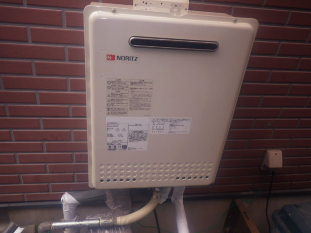三重県鈴鹿市 壁掛け ガス給湯器取替工事店 GT-2450SAWX-2 ガス給湯器施工事例