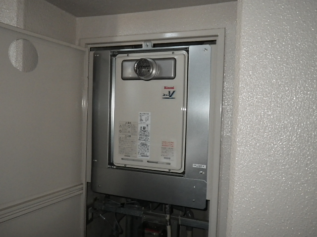 神戸市須磨区 リンナイ 壁掛型 ガス給湯器取替工事店 RUJ-V1611T ガス給湯器施工事例