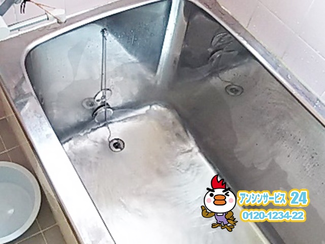 兵庫県神戸市 浴室リフォーム工事店  浴槽の２つ穴を１つ穴に 給湯器取替工事 循環アダプター取付工事 給湯器施工事例
