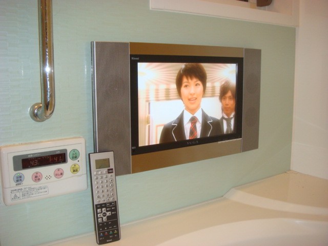 名古屋市守山区 浴室テレビ工事 リンナイ 15.3V型ハイビジョン ＹＵＧＡ