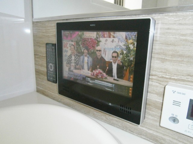 知多市 浴室テレビ取替工事ノーリツ12V型浴室テレビ YTVD-1202W-RC