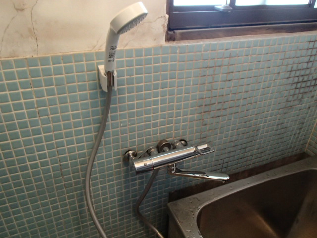 浴室シャワー水栓取替工事（名古屋市中村区）