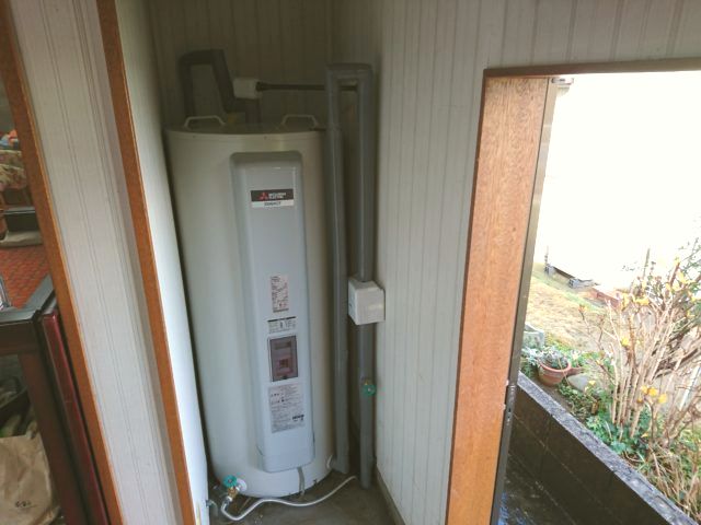 愛知県西尾市　電気温水器取替工事　三菱電機SRG-375G