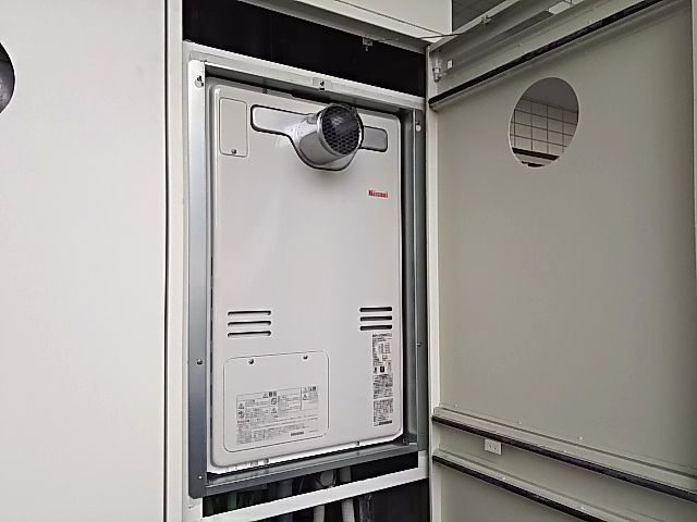 神奈川県藤沢市　ガス給湯暖房熱源機暖房交換工事　リンナイRUFH-A2400SAT2-3