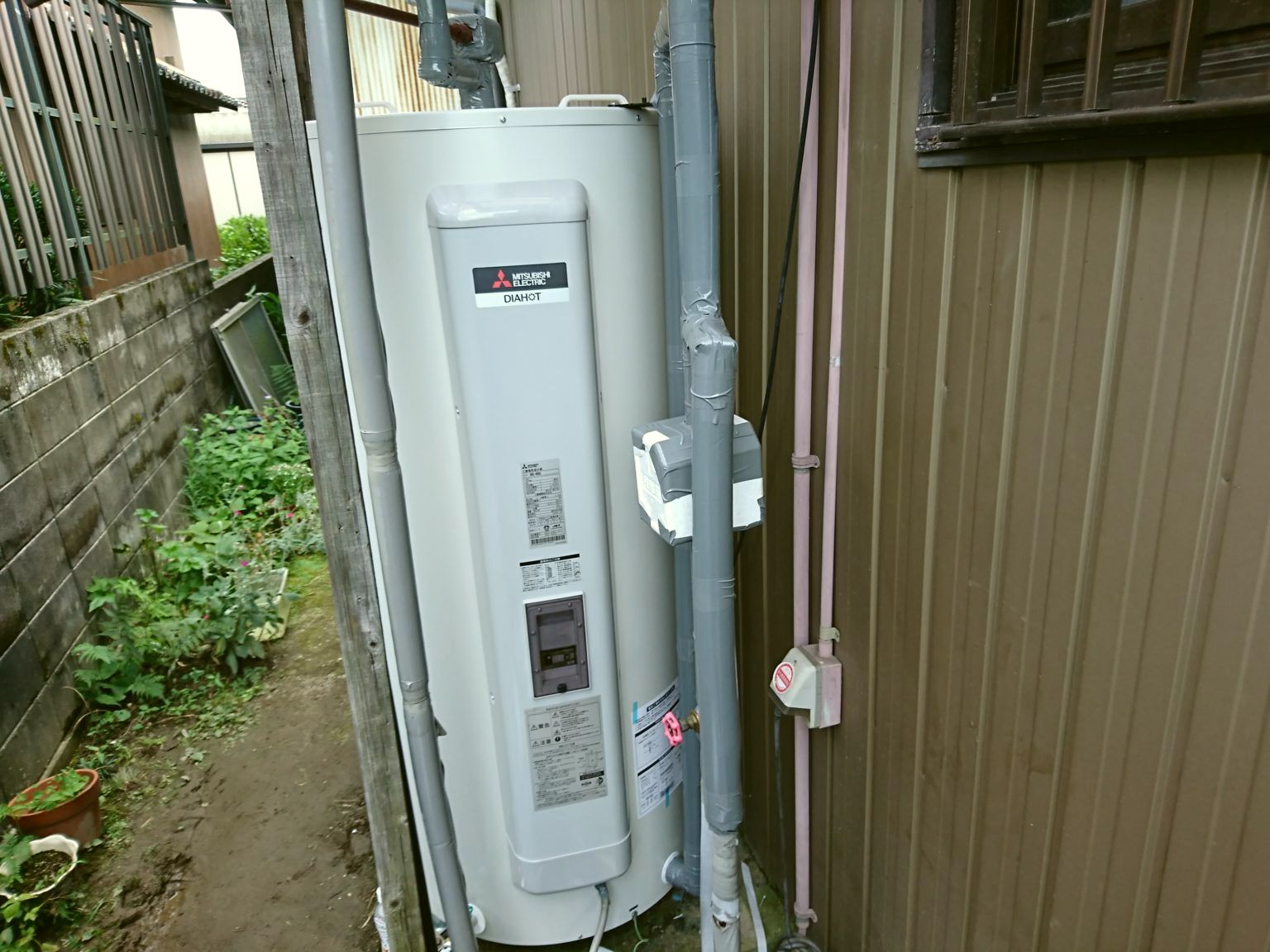 愛知県一宮市　電気温水器取替工事　三菱電機SRG-375G