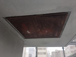 名古屋市中区にてオフィスの避難ハッチ塗替え工事