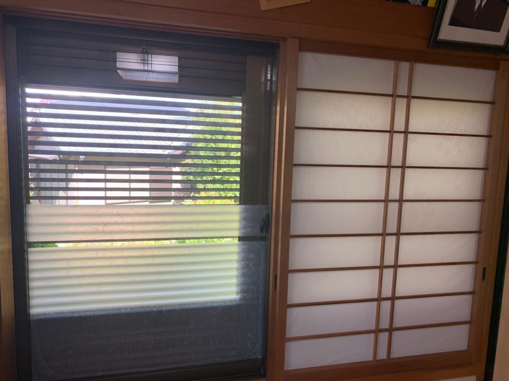 名古屋市緑区　戸建住宅の雨戸取替工事　LIXIL採風雨戸