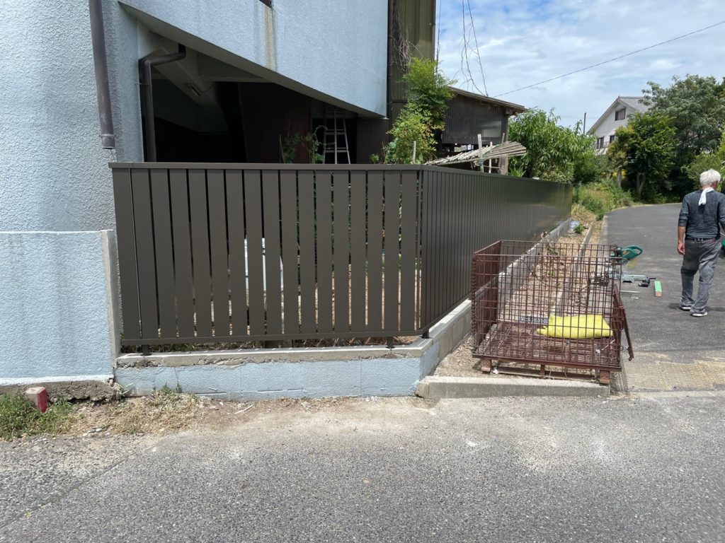 愛知県大府市　コンクリートブロック擁壁の改修工事　LIXIL・ABフェンス