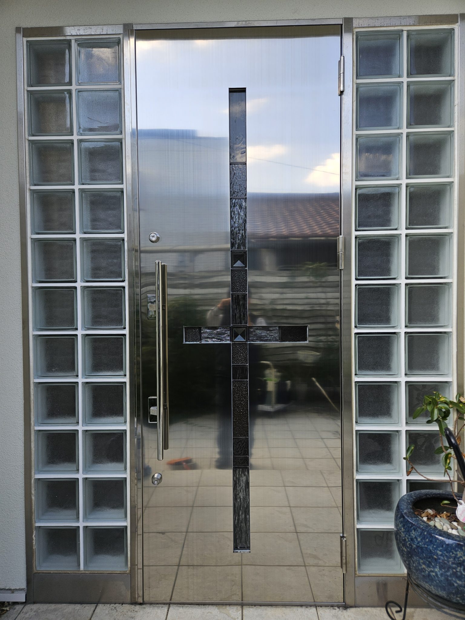 愛知県名古屋市　玄関ドア取替工事　ステンレス製ドア（フルオーダー）