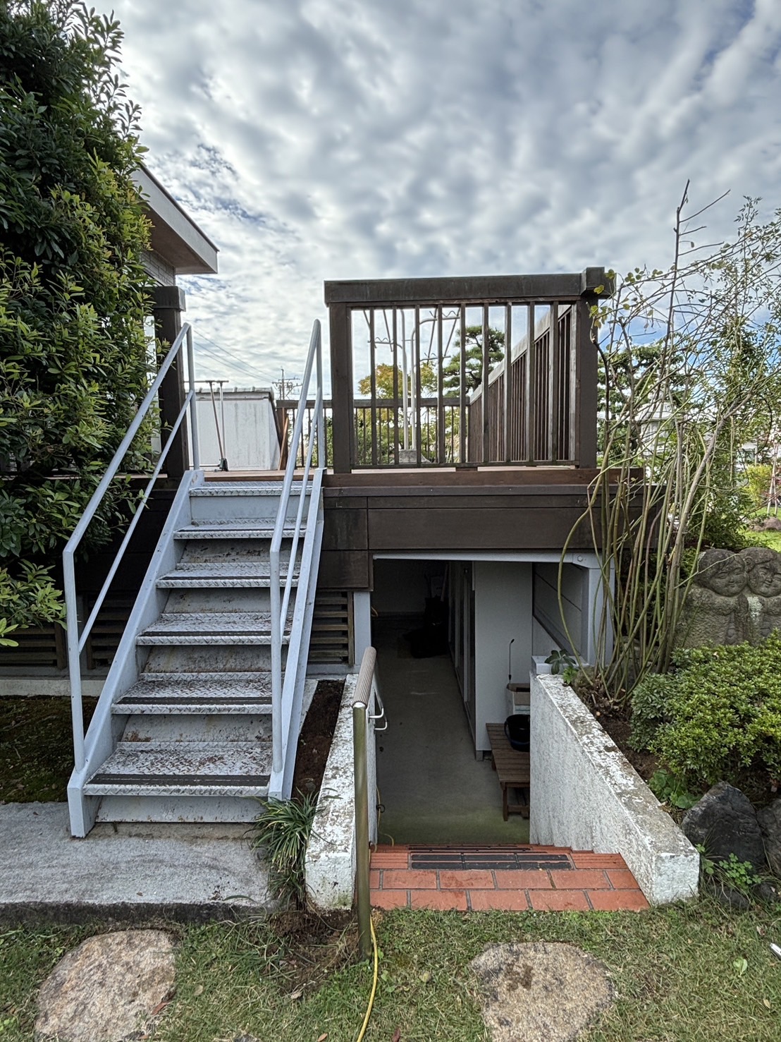 愛知県大府市　テラス屋根設置エクステリア工事　LIXILサニージュ