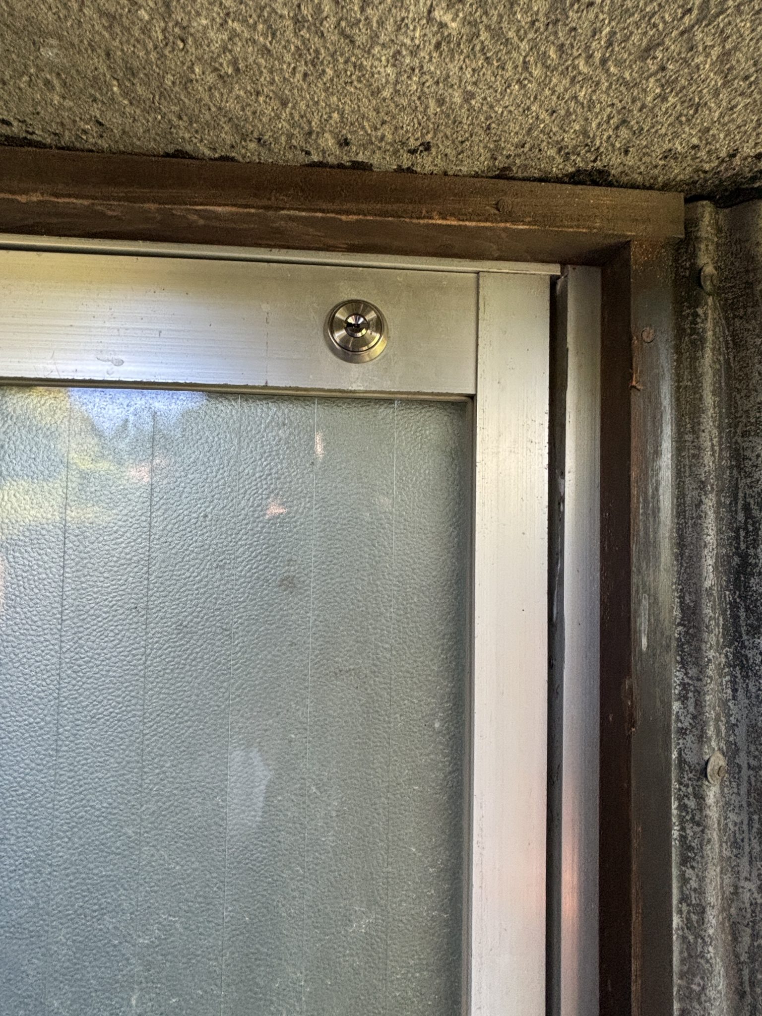 名古屋市緑区　窓とドアの防犯対策工事