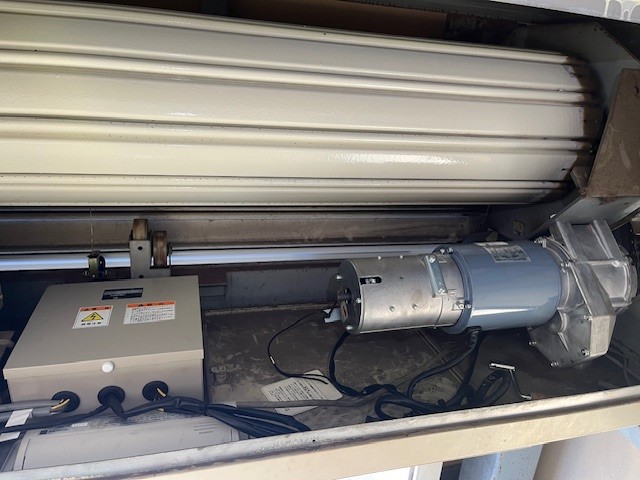 愛知県知立市　シャッターのモーター取替工事　文化シャッター重量シャッター