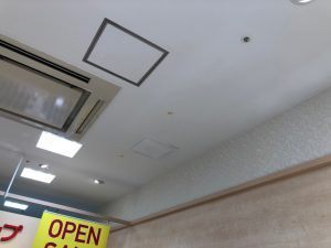 愛知県稲沢市　ユニバーサルダウンライト増設　電気工事