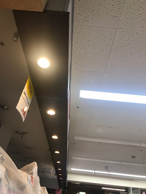 三重県桑名市　店舗内のダウンライトをLED照明器具へ取替