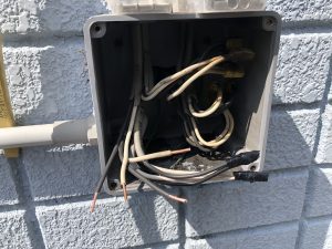 名古屋市北区　エアコン配線修理の電気工事