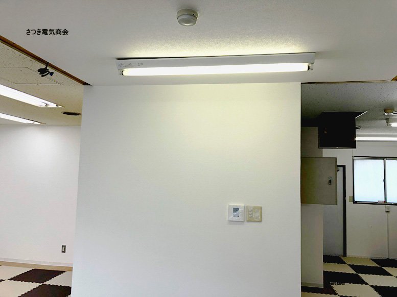 名古屋市緑区 誘導灯の設置とスイッチ移設の電気工事